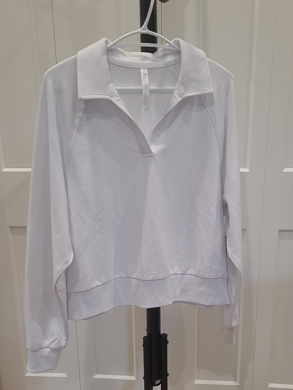 Zella White Collared V-Neck Pullover Sweatshirt NWT